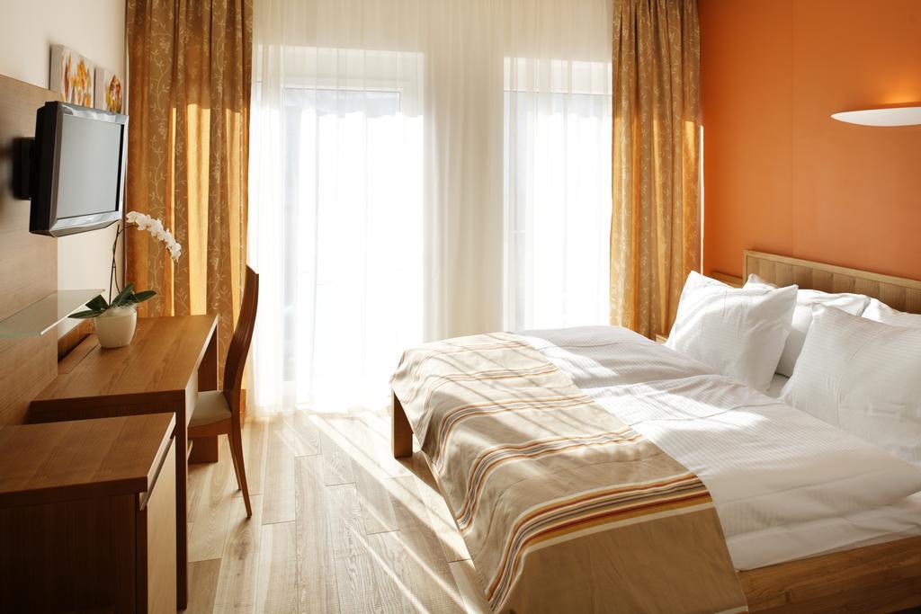 Hotel Lava Inn - 24 H Check-In - Naehe Lkh, Landeskrankenhaus, Feldbach Pokoj fotografie